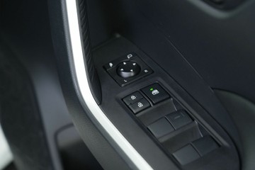 https://vehicle-cdn.autoleague.cloud/30640_U513121_16.jpg