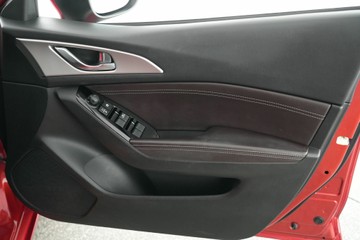 https://vehicle-cdn.autoleague.cloud/30640_U513136_24.jpg