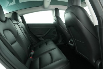 https://vehicle-cdn.autoleague.cloud/30640_U513188_12.jpg