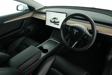 https://vehicle-cdn.autoleague.cloud/30640_U513188_16.jpg