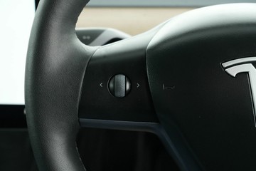 https://vehicle-cdn.autoleague.cloud/30640_U513188_21.jpg