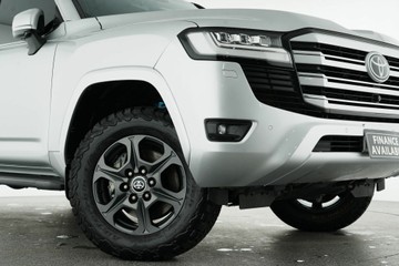 https://vehicle-cdn.autoleague.cloud/30640_U513251_2.jpg