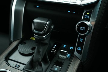 https://vehicle-cdn.autoleague.cloud/30640_U513251_28.jpg