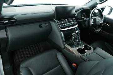 https://vehicle-cdn.autoleague.cloud/30640_U513251_29.jpg