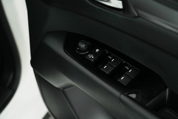 https://vehicle-cdn.autoleague.cloud/30640_U513302_18.jpg