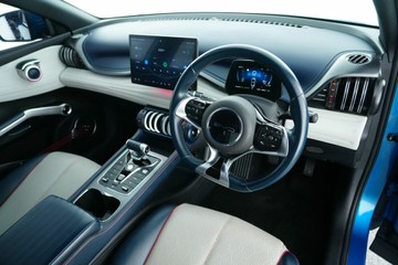 https://vehicle-cdn.autoleague.cloud/30640_U513355_17.jpg