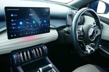 https://vehicle-cdn.autoleague.cloud/30640_U513355_27.jpg