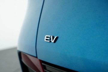 https://vehicle-cdn.autoleague.cloud/30640_U513355_9.jpg
