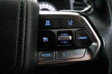 https://vehicle-cdn.autoleague.cloud/30640_U513387_15.jpg