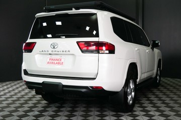 https://vehicle-cdn.autoleague.cloud/30640_U513387_4.jpg