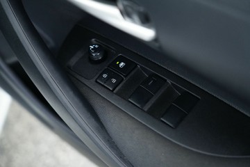 https://vehicle-cdn.autoleague.cloud/30640_U600026_17.jpg