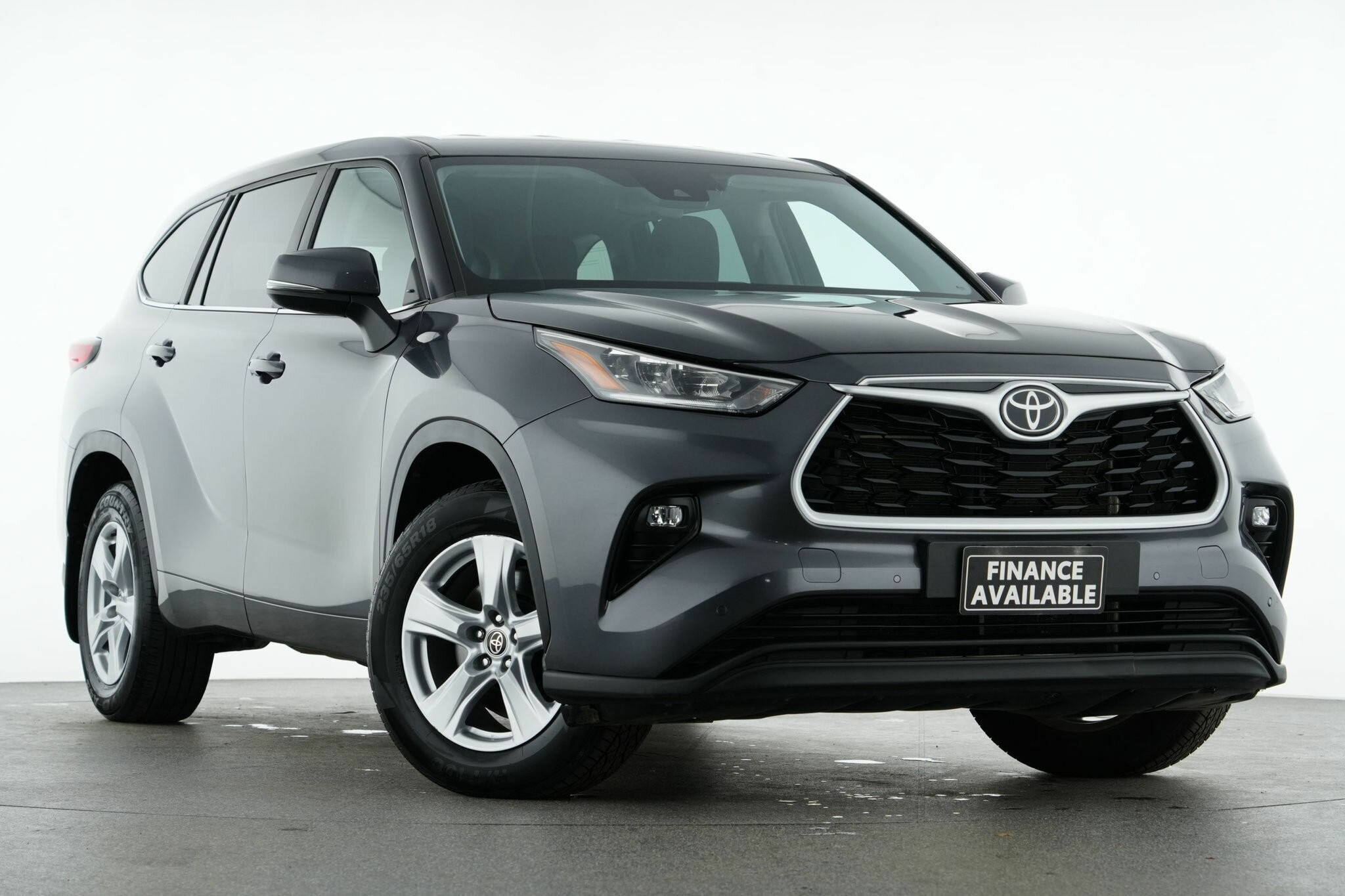 Toyota Kluger image 1