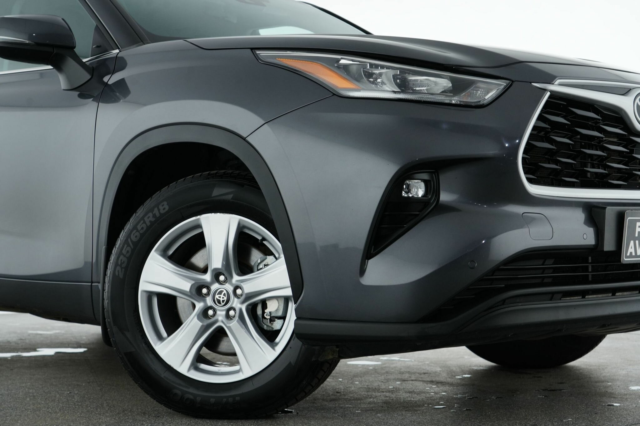 Toyota Kluger image 2