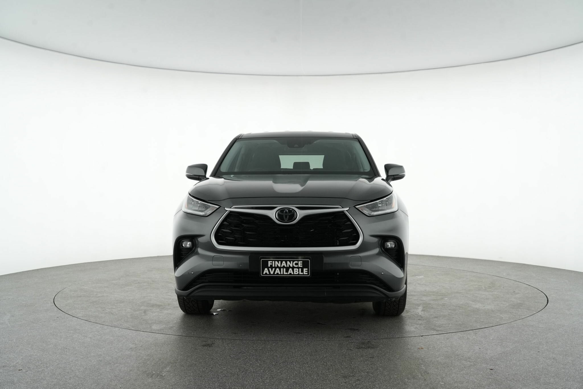 Toyota Kluger image 3