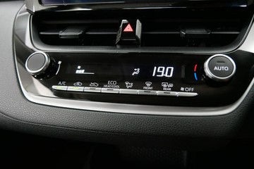 https://vehicle-cdn.autoleague.cloud/30640_U600035_15.jpg