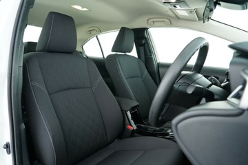 https://vehicle-cdn.autoleague.cloud/30640_U600041_15.jpg