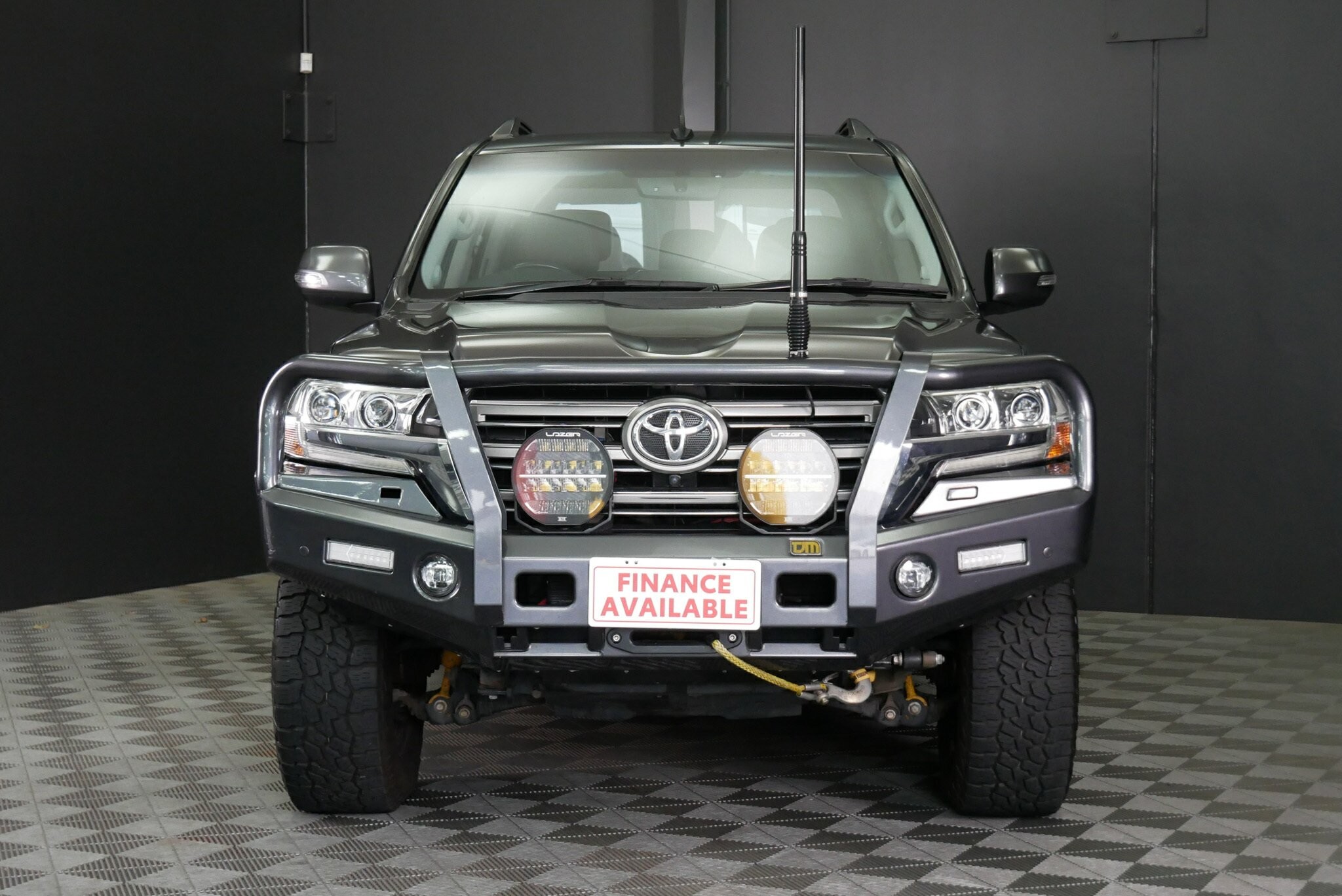Toyota Landcruiser image 2