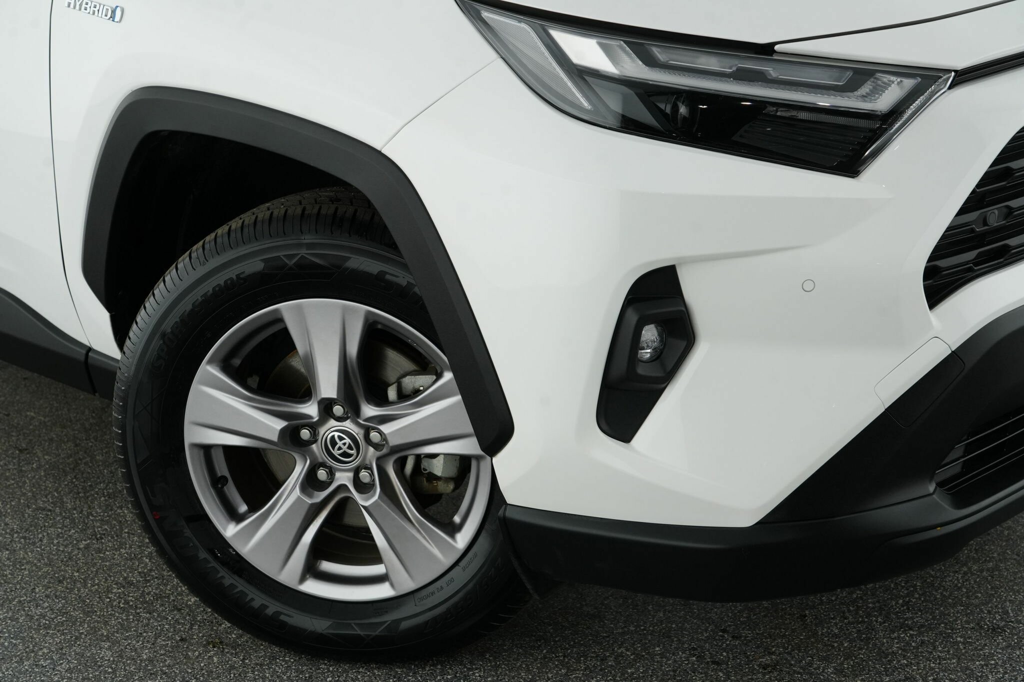 Toyota Rav4 image 2