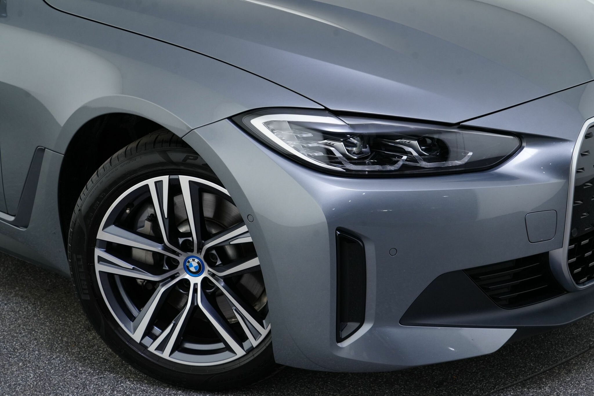BMW I4 image 2