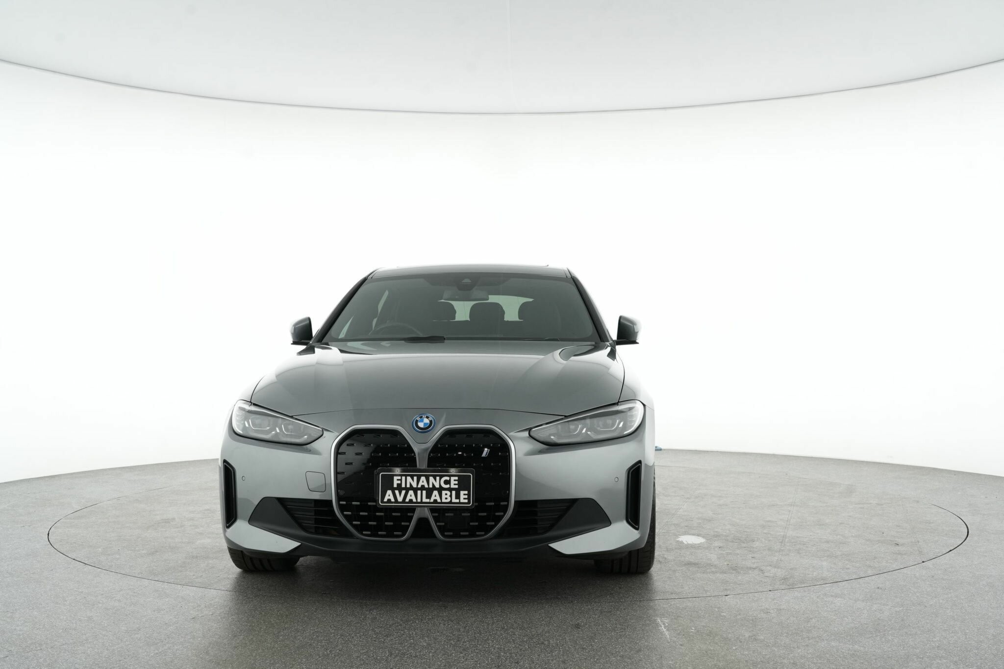 BMW I4 image 3