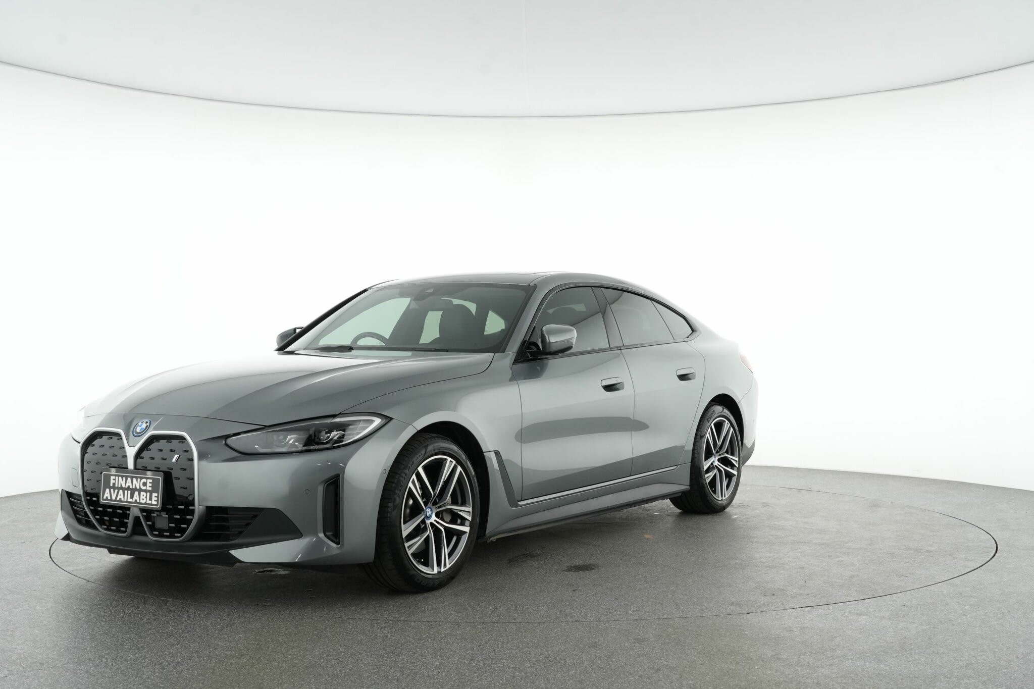 BMW I4 image 4