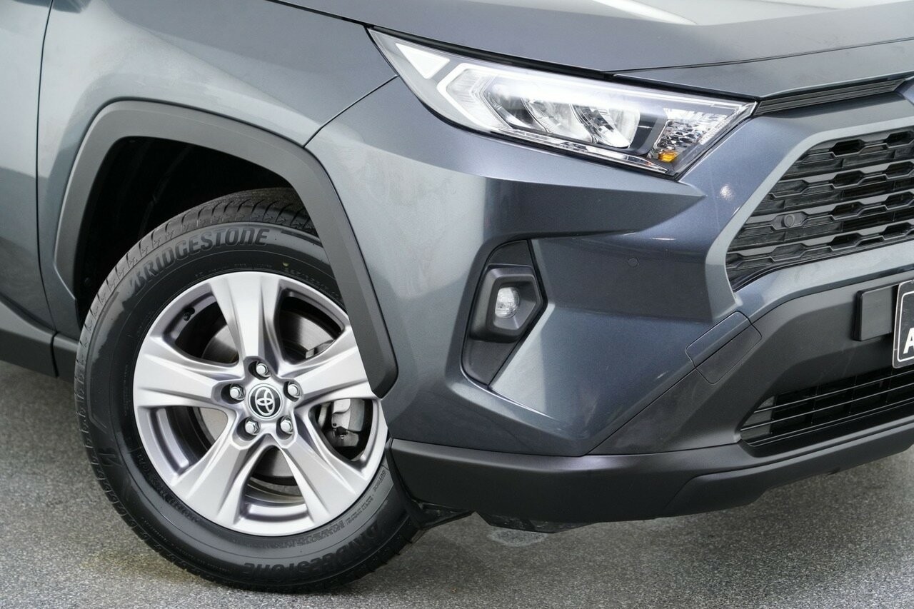 Toyota Rav4 image 2