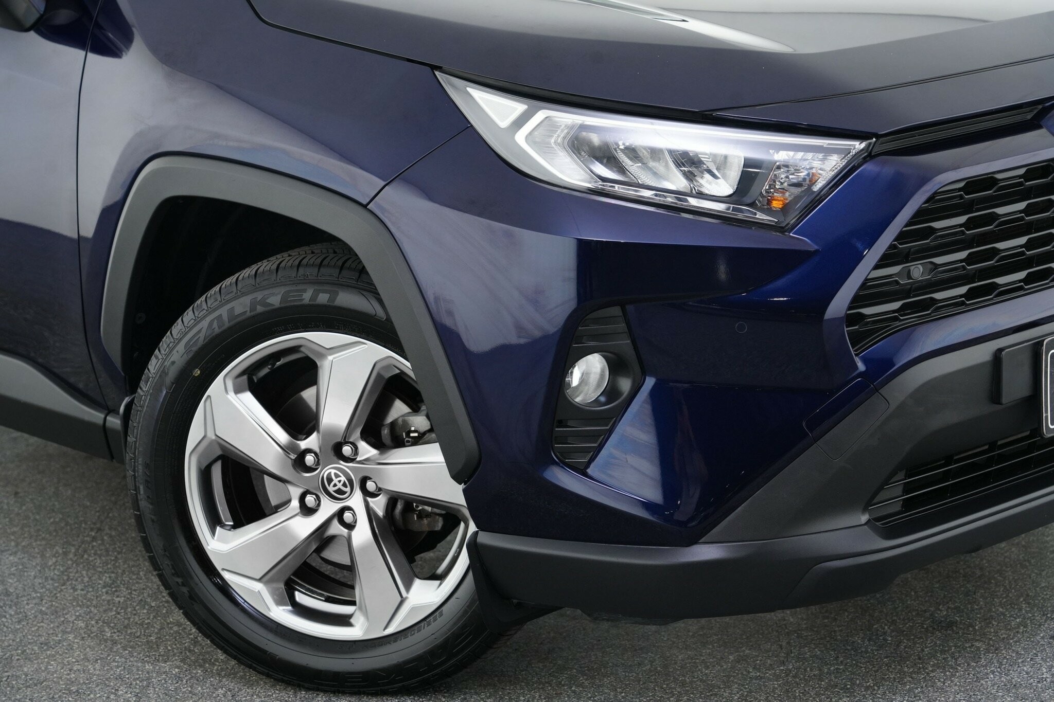 Toyota Rav4 image 2