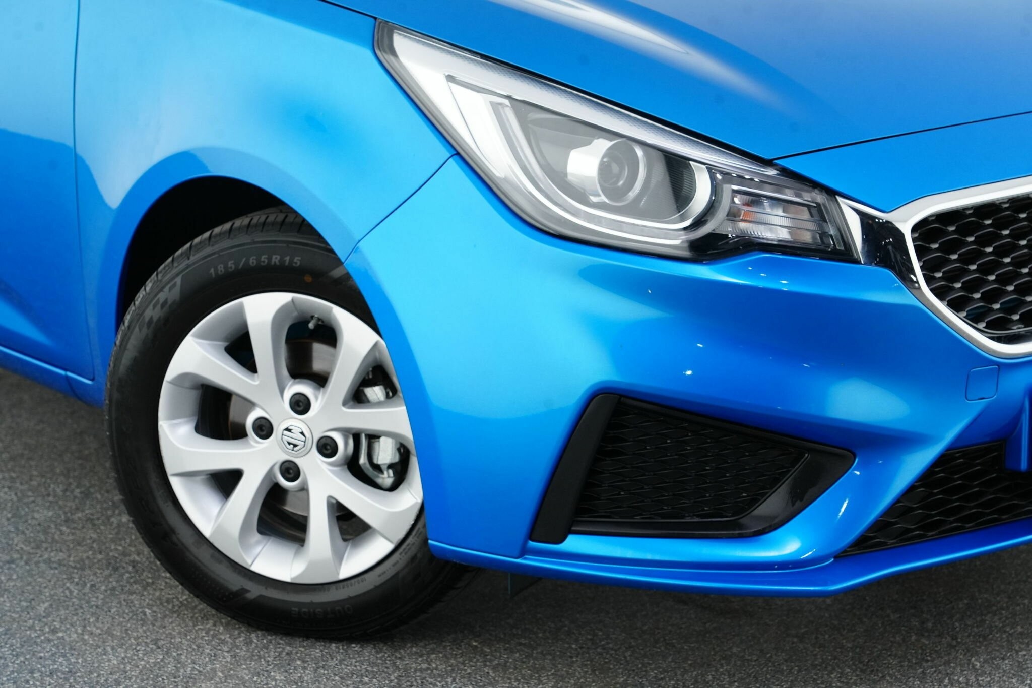 MG Mg3 image 2