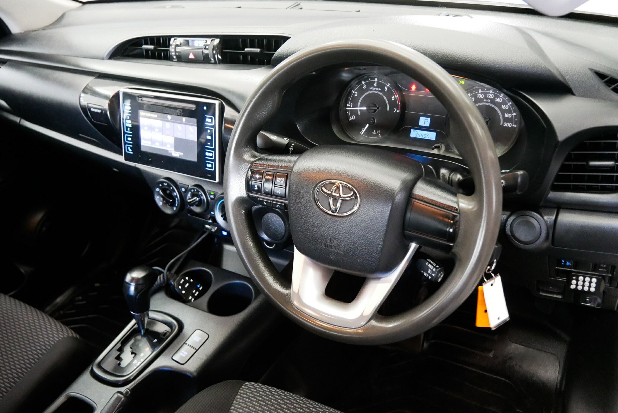 Toyota Hilux image 4