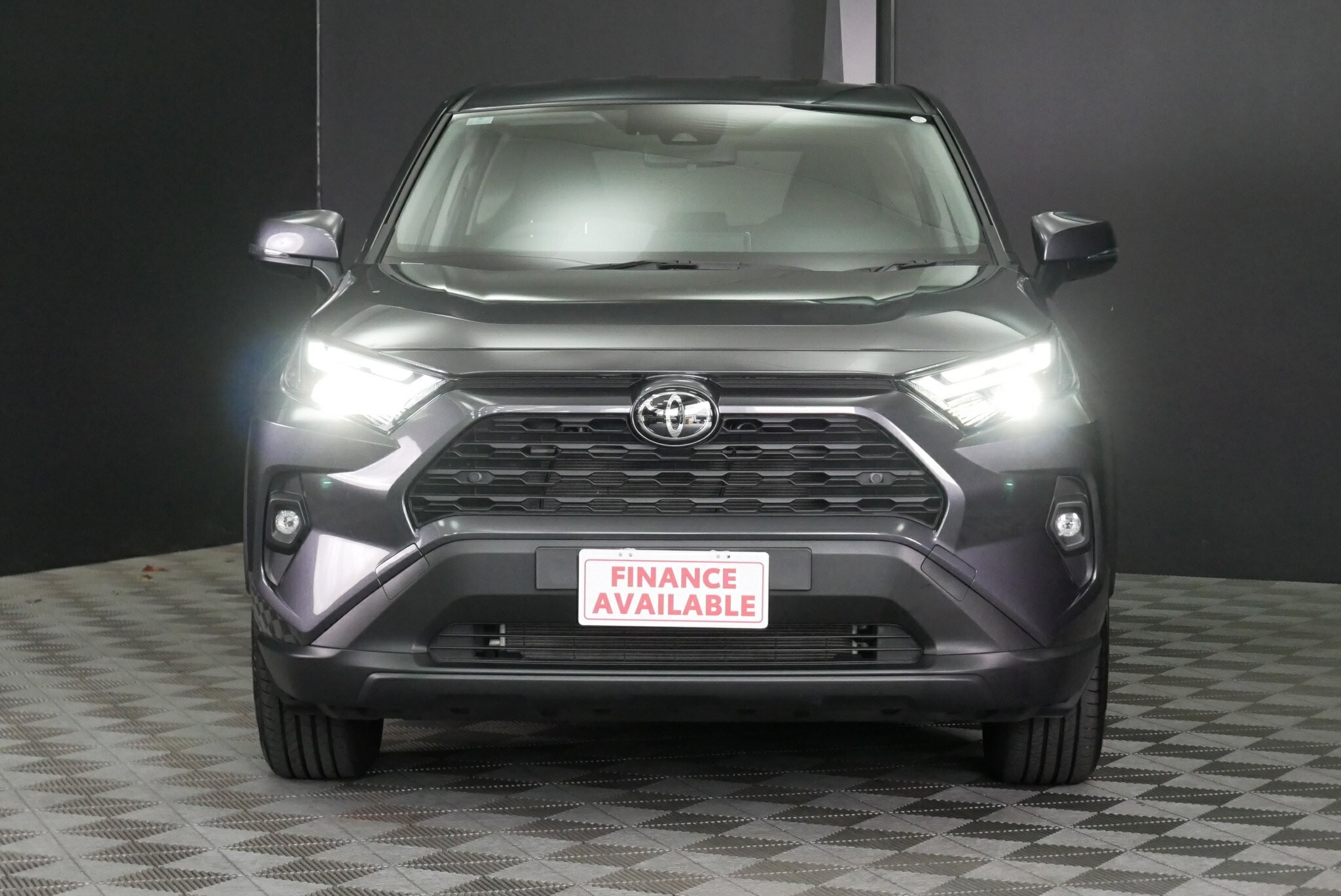 Toyota Rav4 image 2