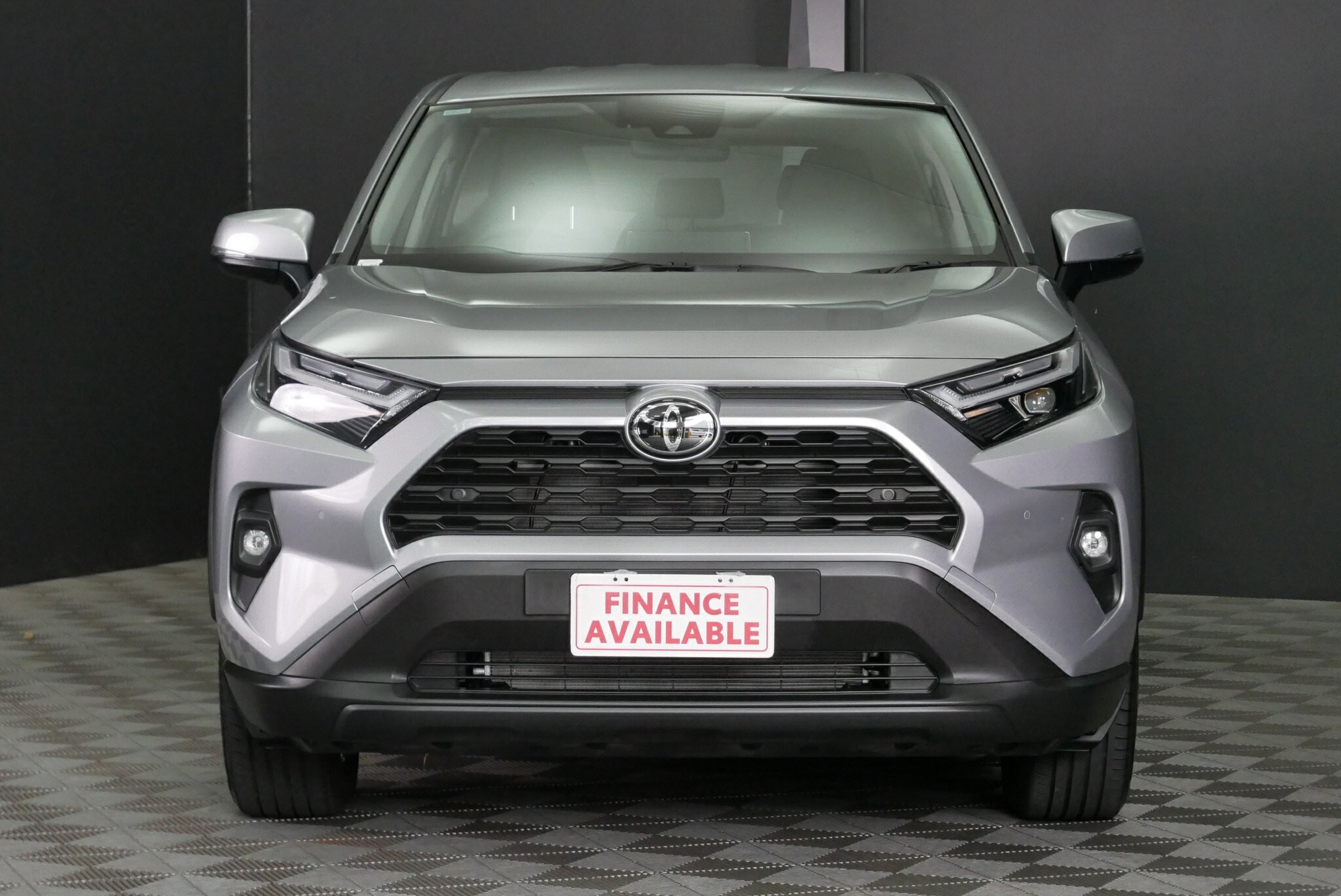 Toyota Rav4 image 2
