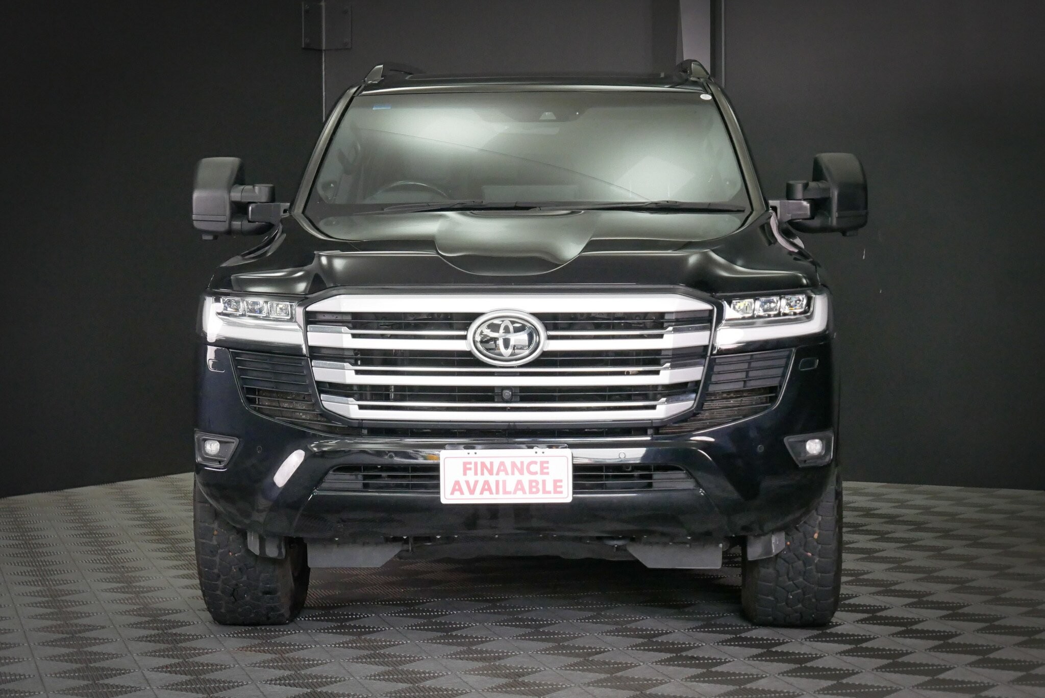 Toyota Landcruiser image 2