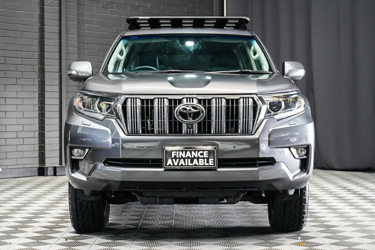Toyota Landcruiser Prado image 3