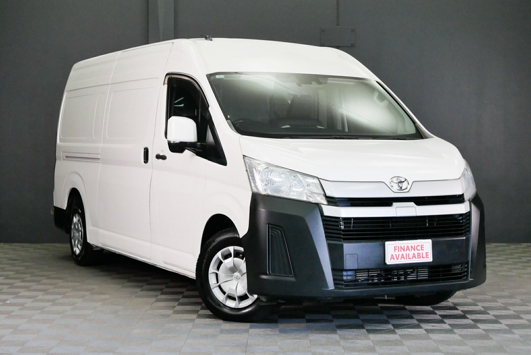 Toyota Hiace image 1