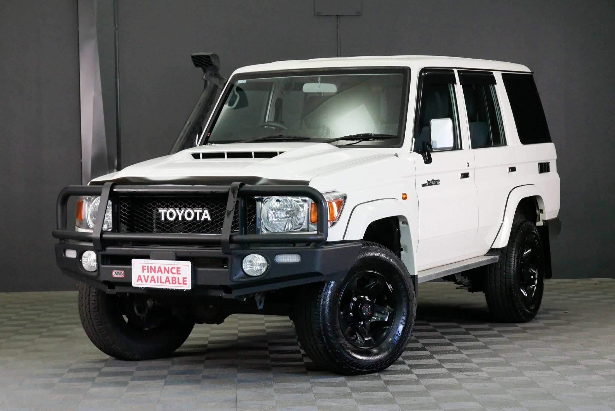 Toyota Landcruiser image 3