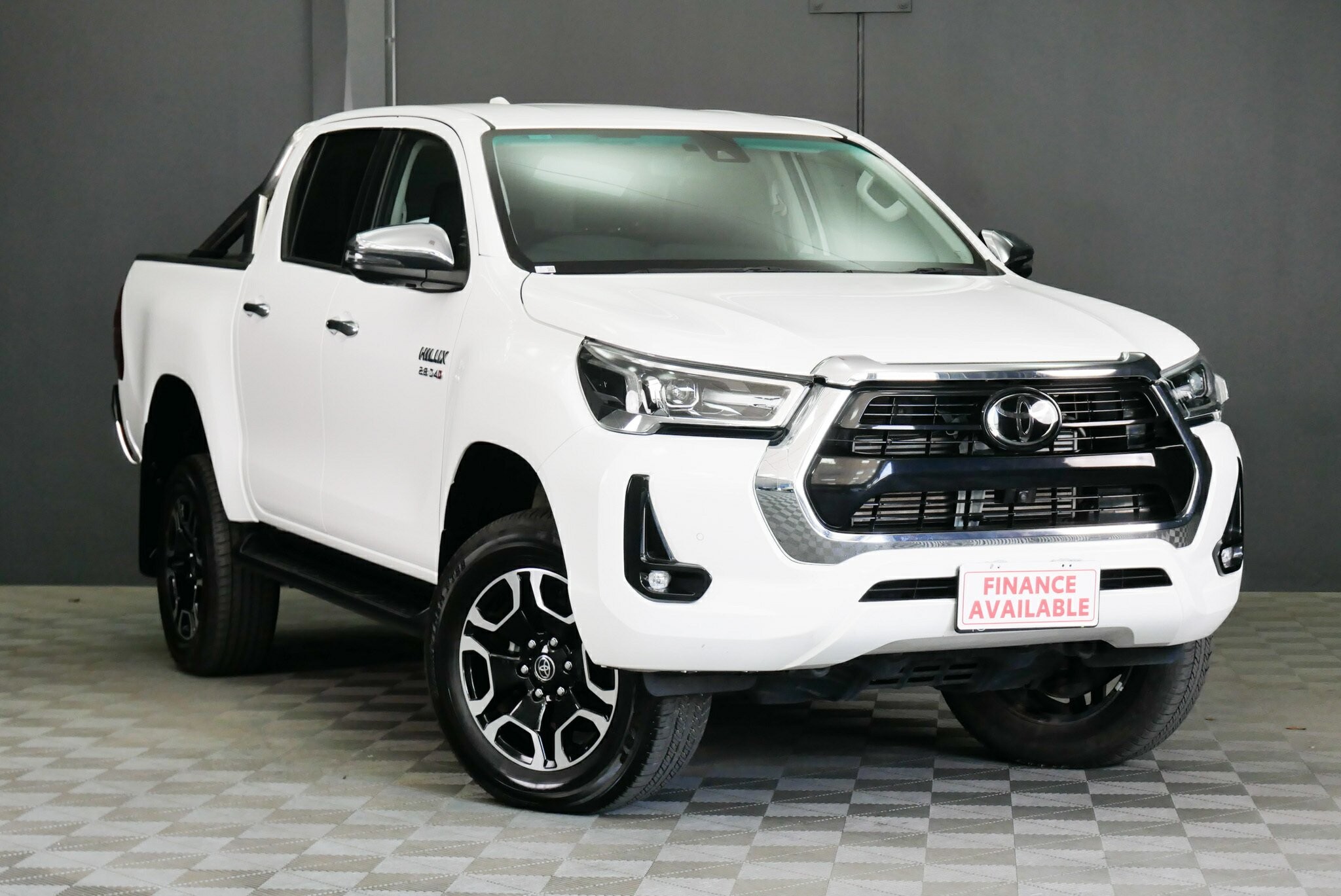 Toyota Hilux image 1