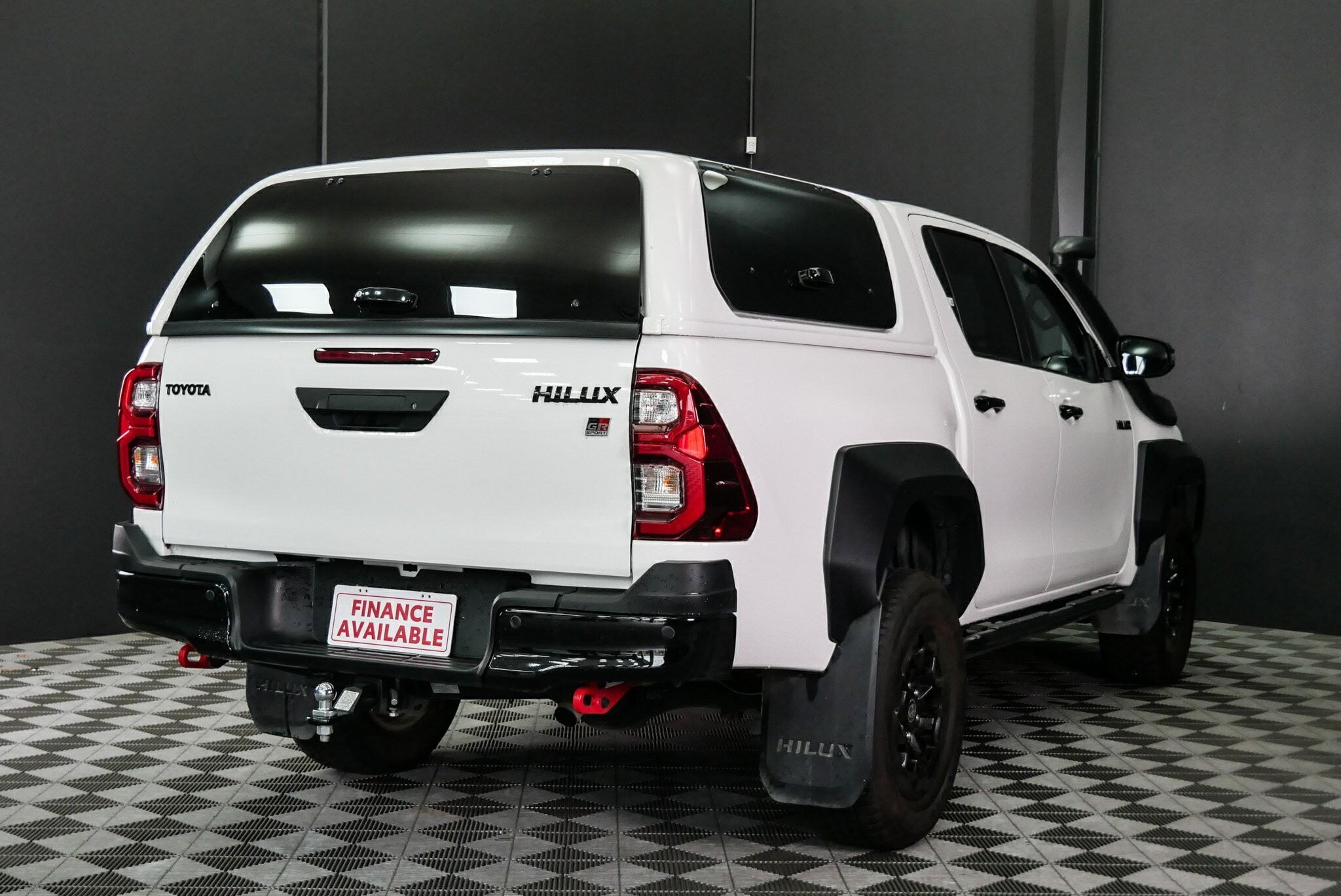 Toyota Hilux image 4