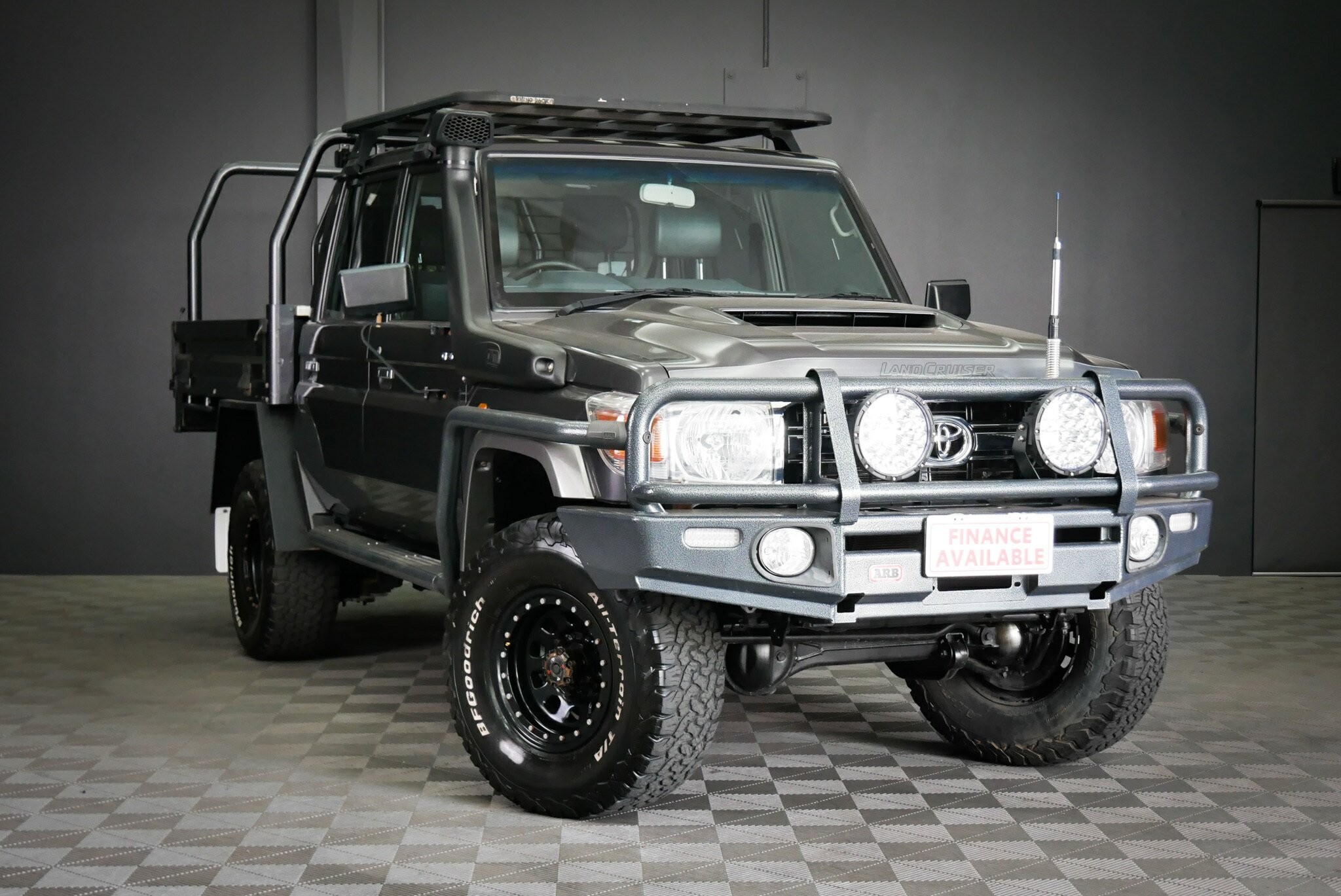 Toyota Landcruiser image 1