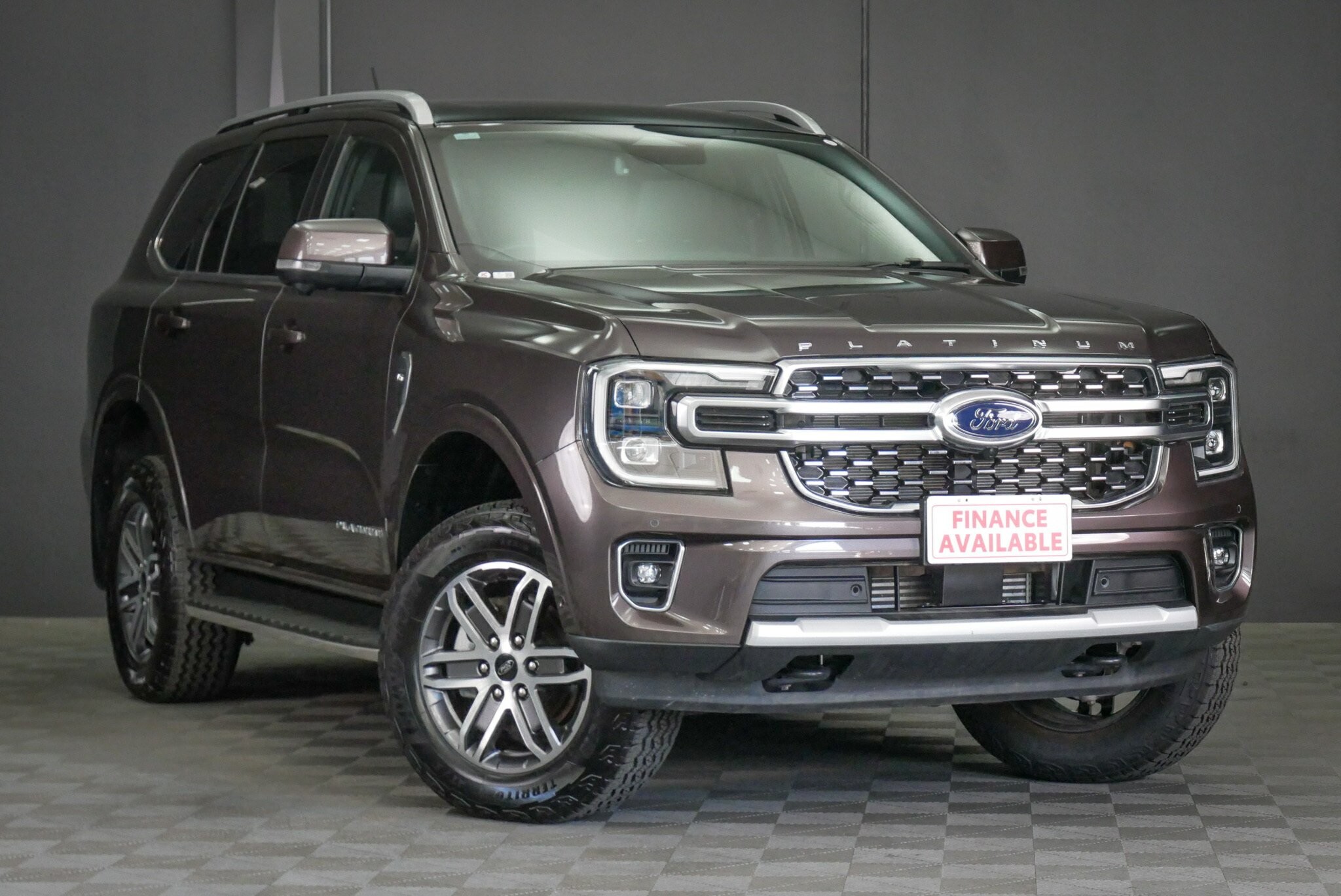 Ford Everest image 1