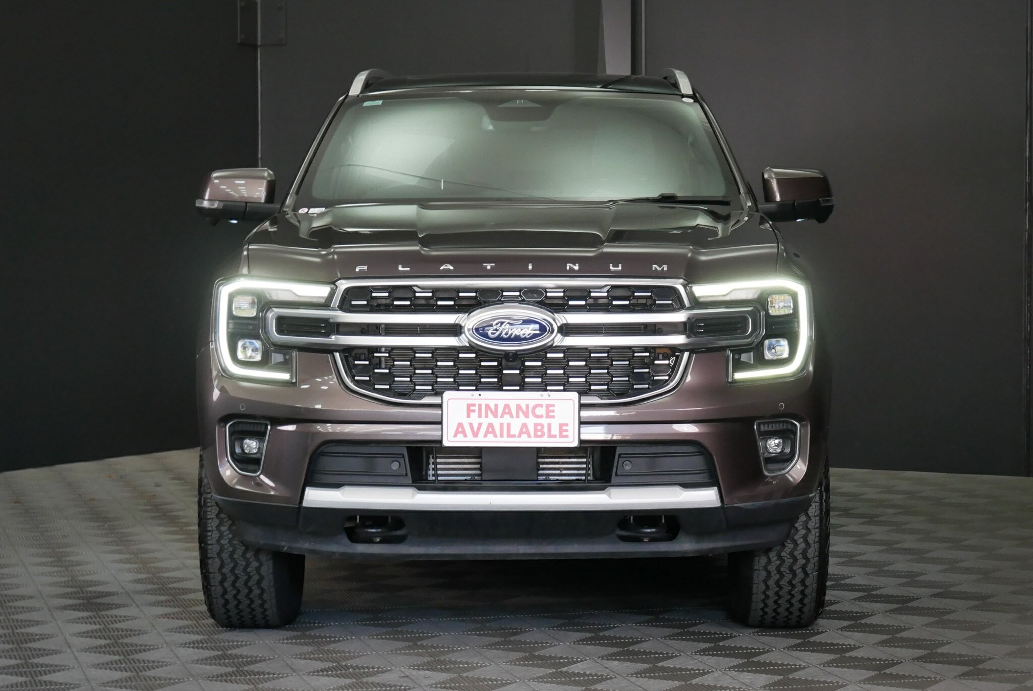 Ford Everest image 2
