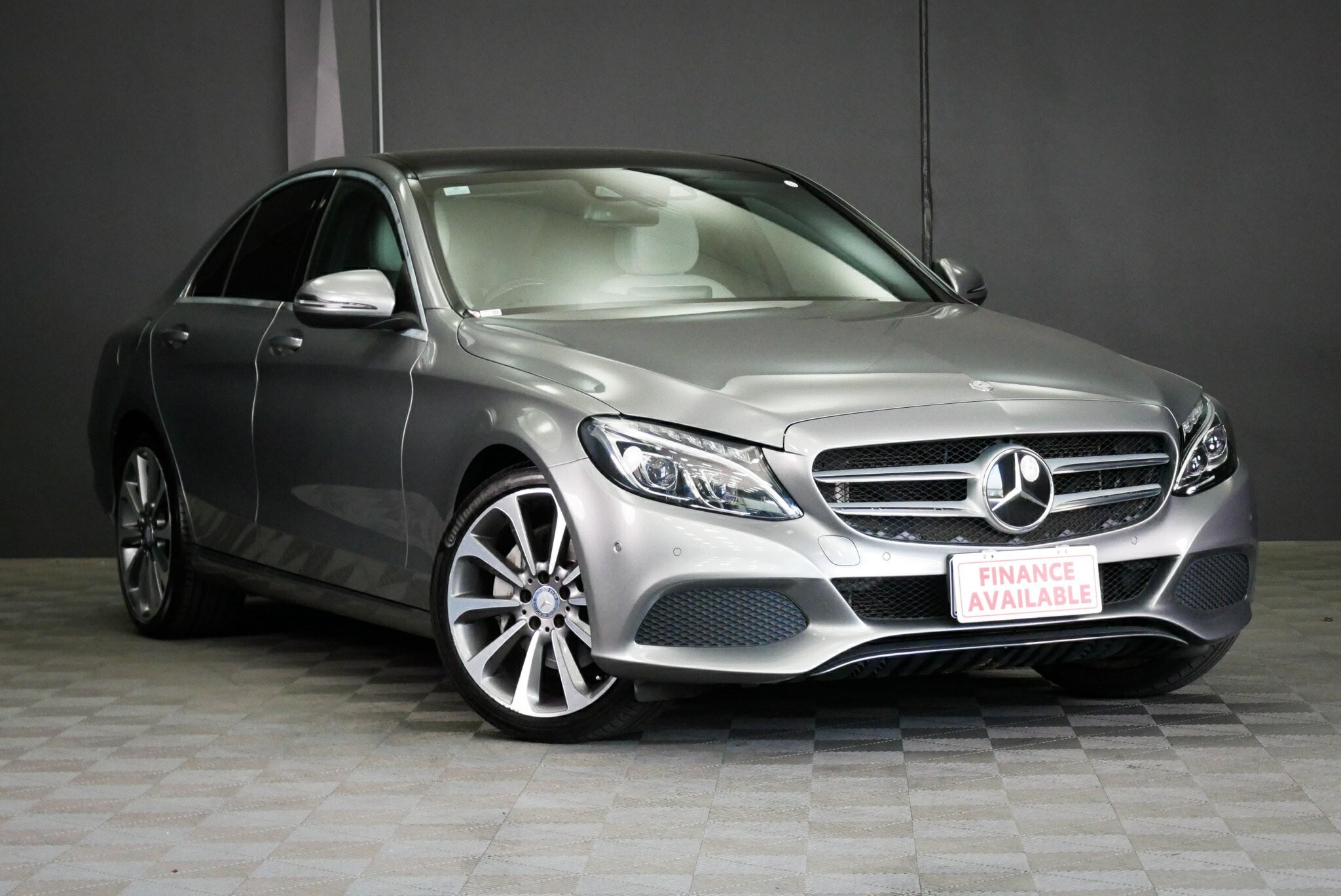 Mercedes Benz C-class image 1