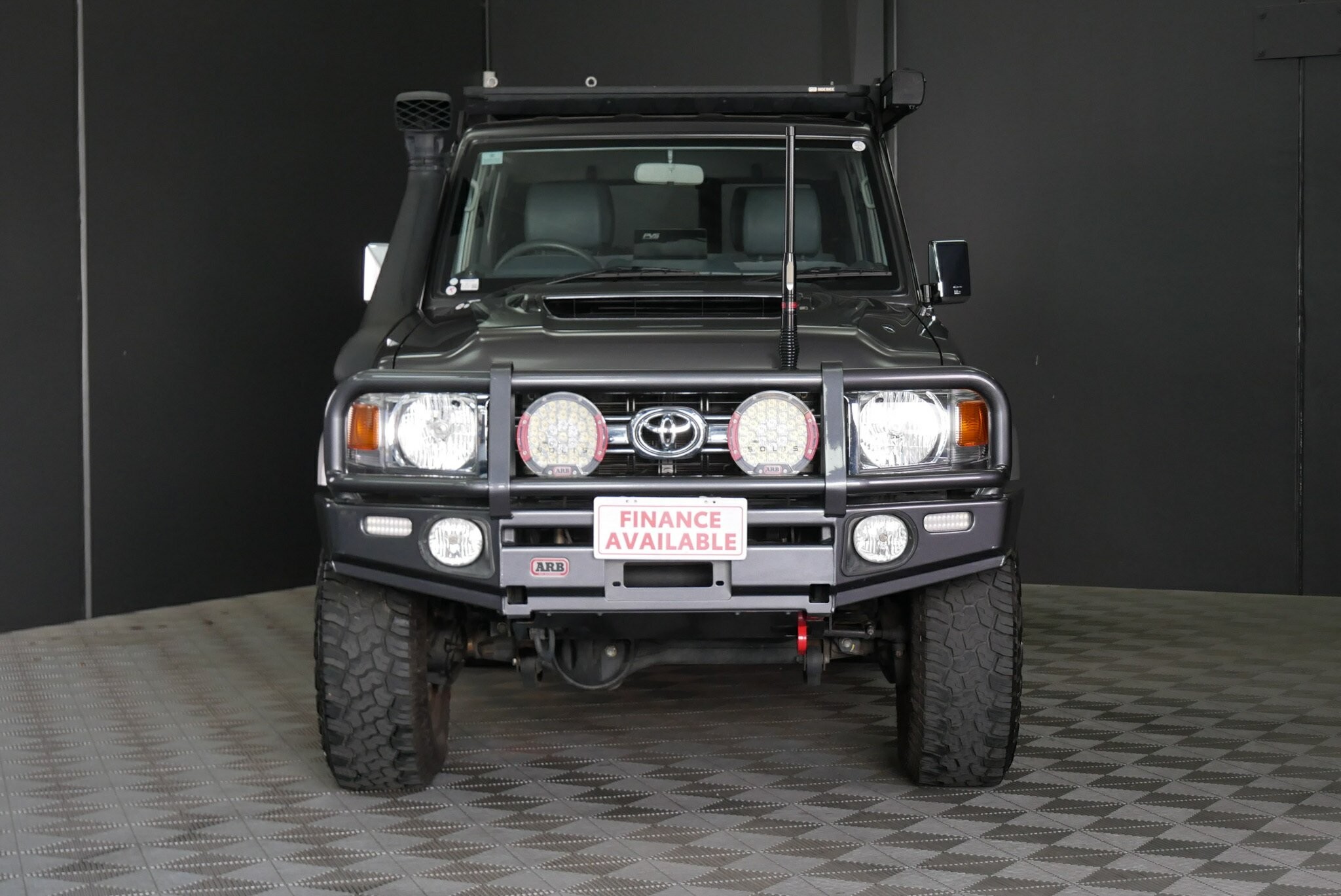 Toyota Landcruiser image 2