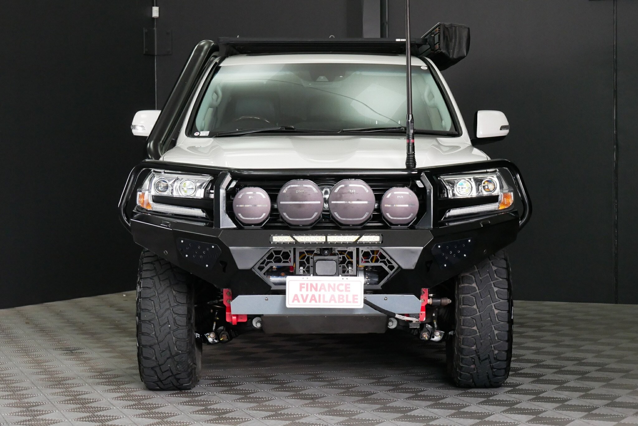 Toyota Landcruiser image 2