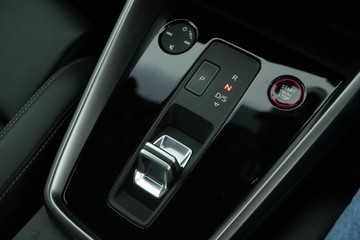 https://vehicle-cdn.autoleague.cloud/30640_U800054_24.jpg