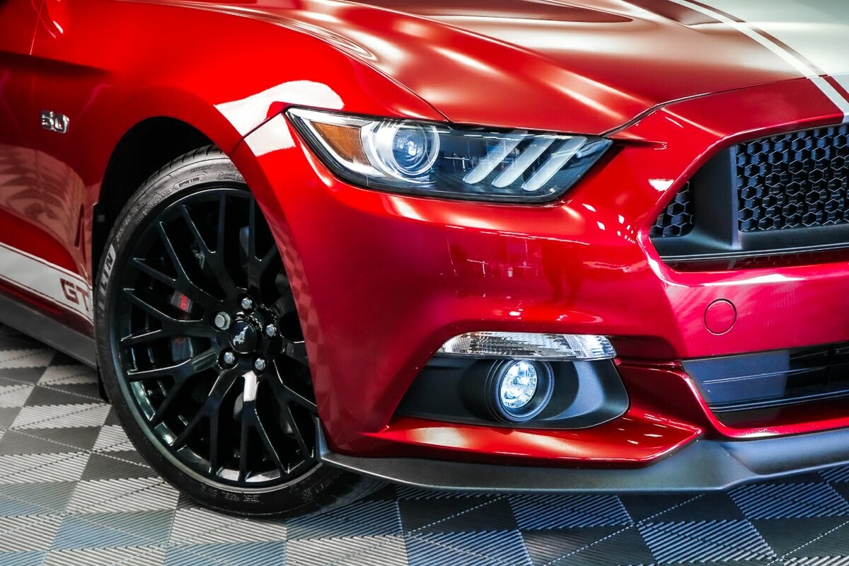 Ford Mustang image 2
