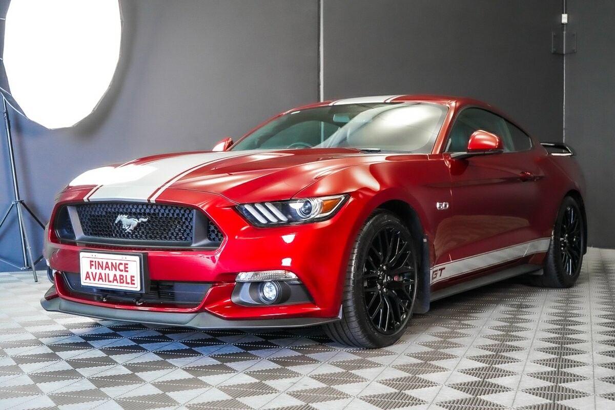 Ford Mustang image 4