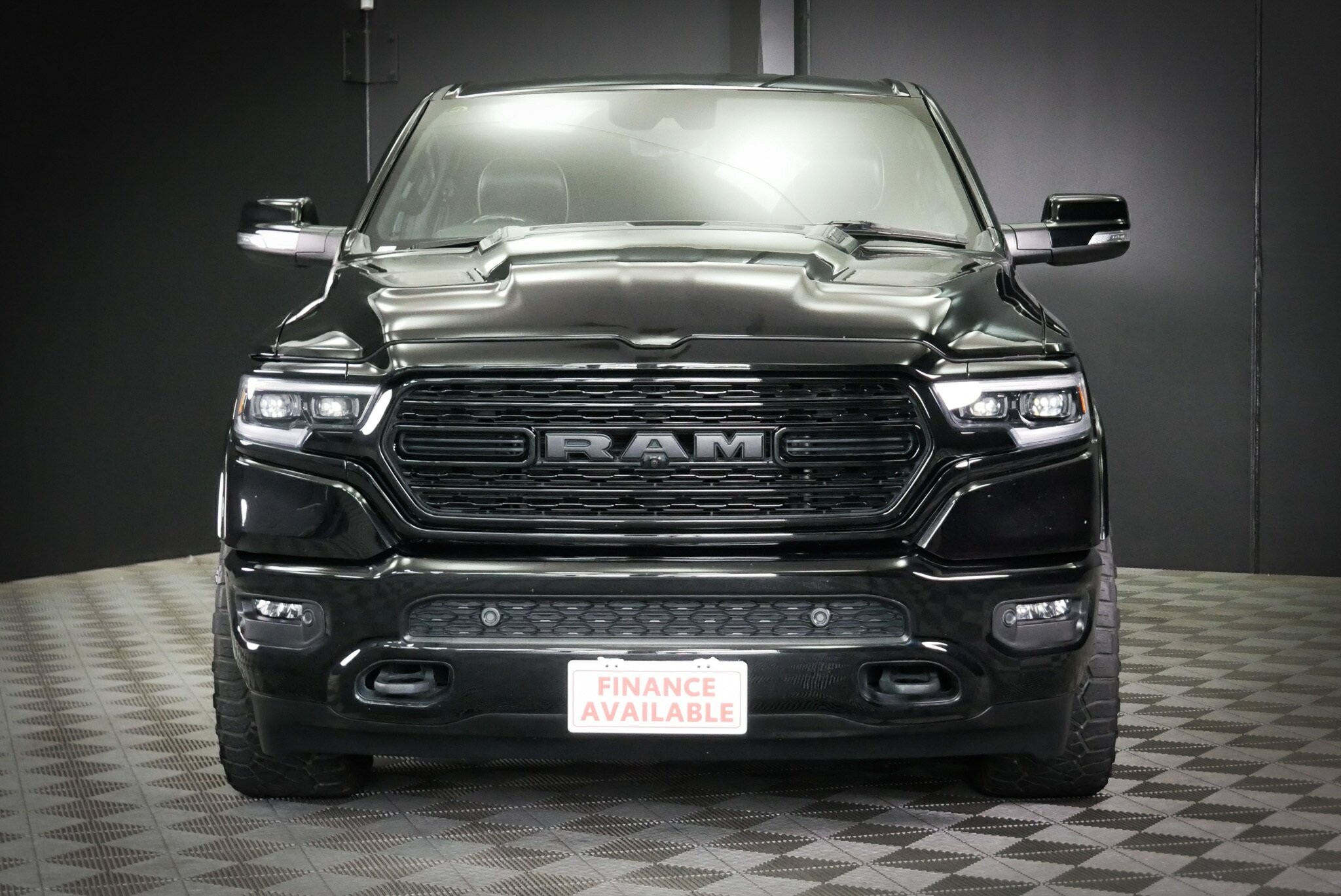 Ram 1500 Limited image 2