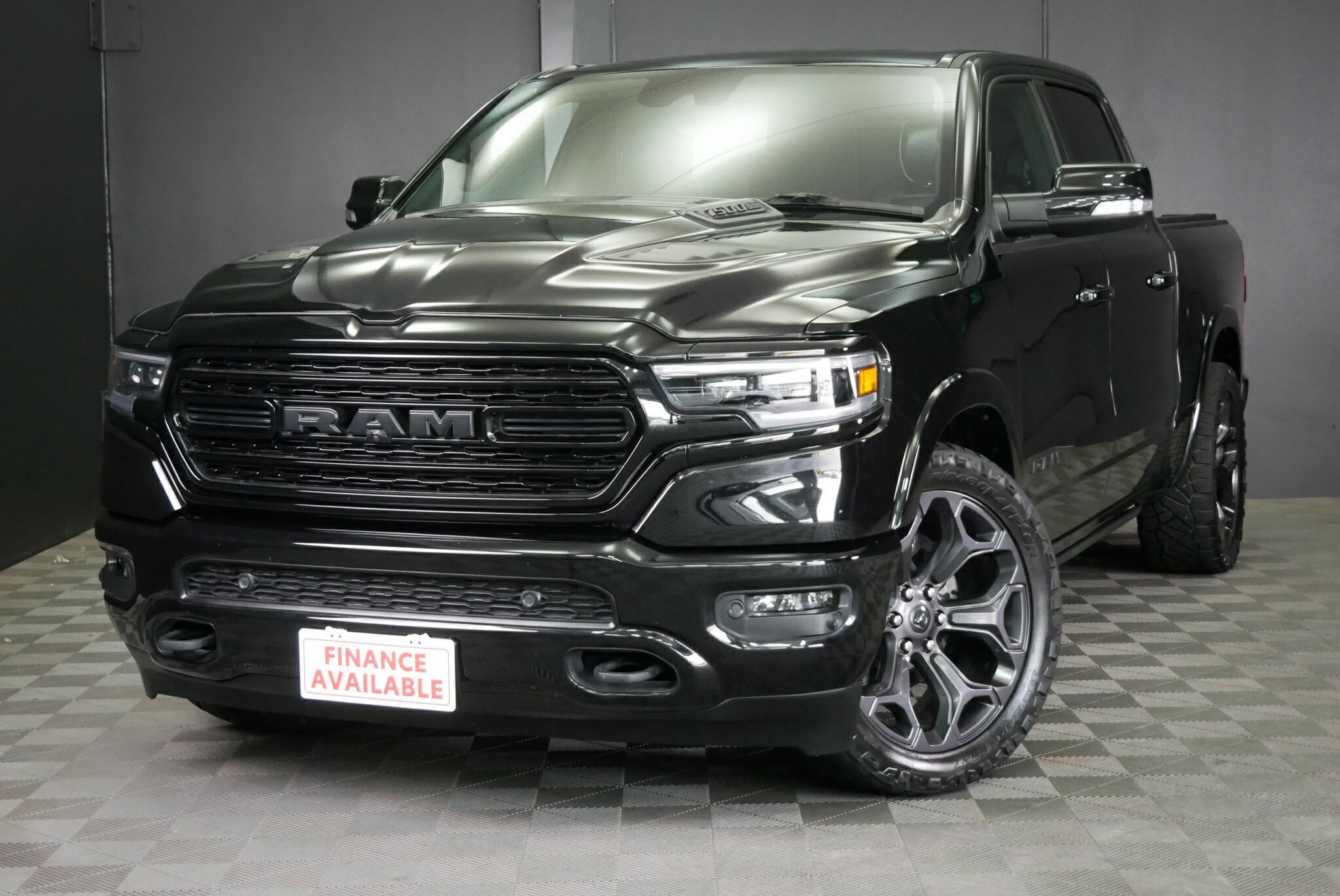 Ram 1500 Limited image 3