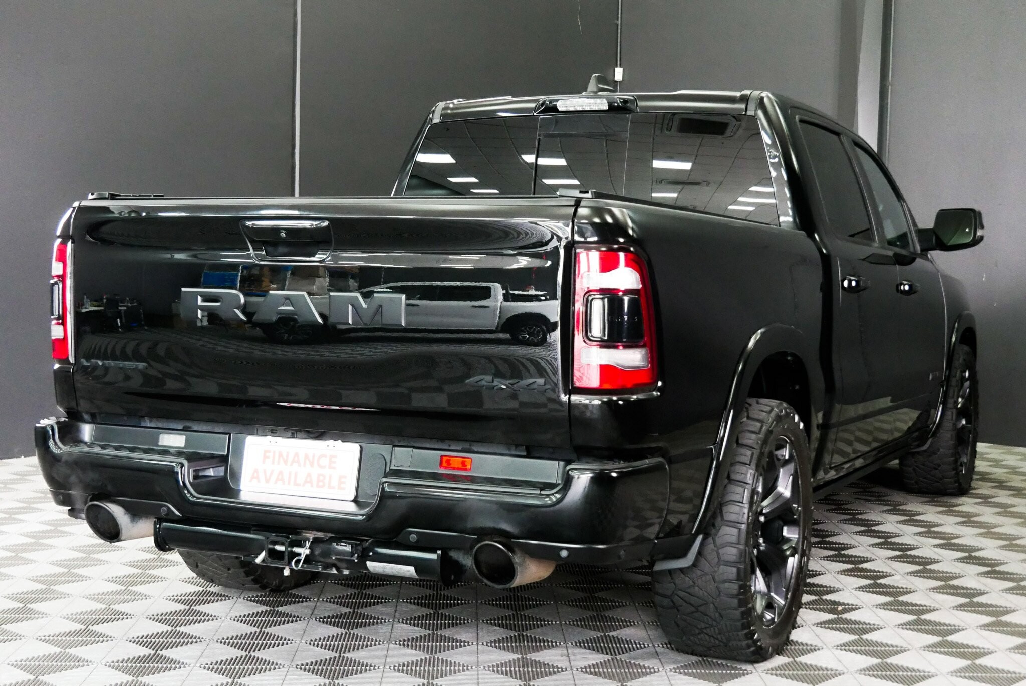 Ram 1500 Limited image 4