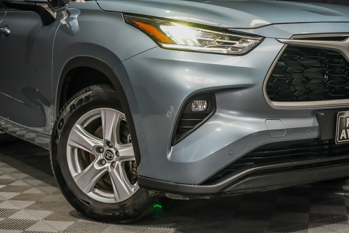 Toyota Kluger image 2